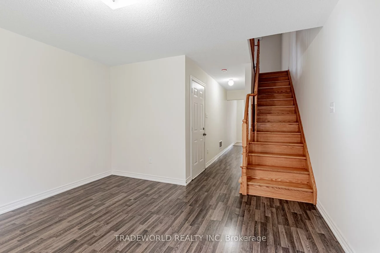 11, Roy Grove, Greensborough, Markham