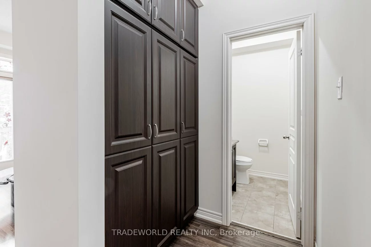 11, Roy Grove, Greensborough, Markham