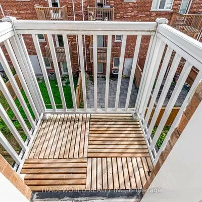 11, Roy Grove, Greensborough, Markham