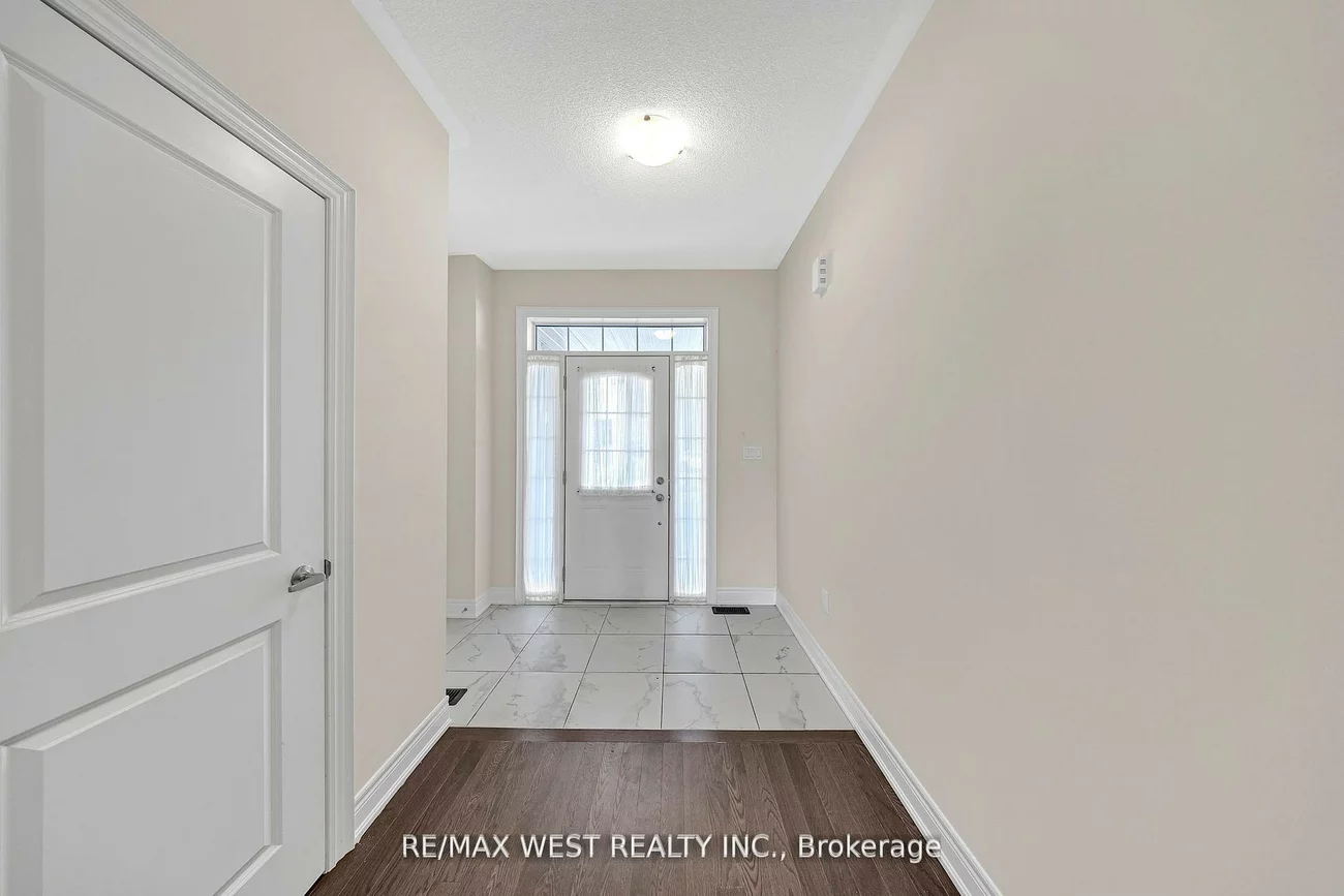 8, Andress, Cedarwood, Markham