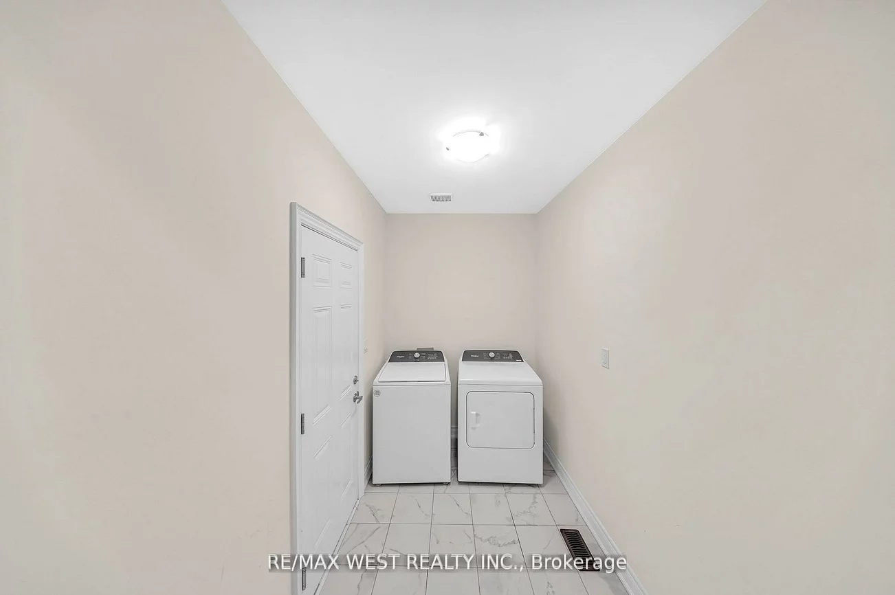 8, Andress, Cedarwood, Markham