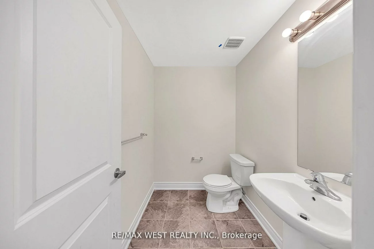 8, Andress, Cedarwood, Markham