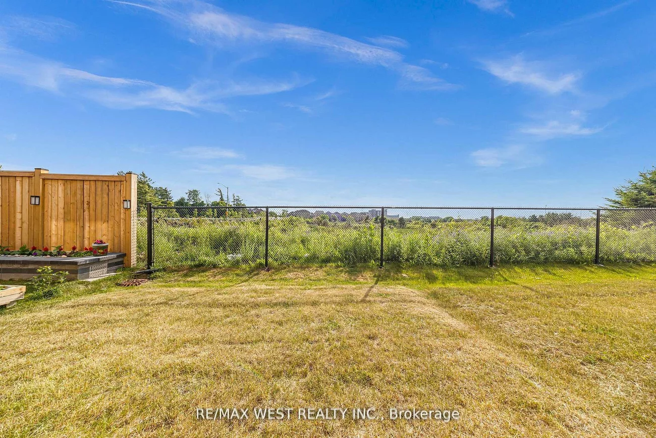8, Andress, Cedarwood, Markham