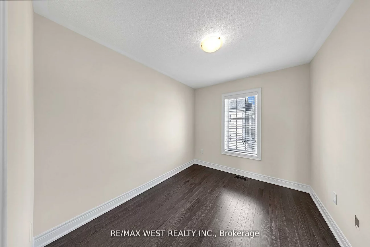 8, Andress, Cedarwood, Markham
