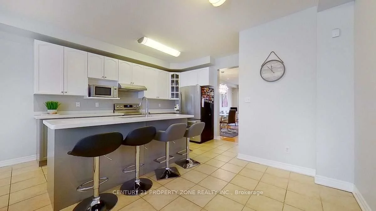 2389, Bur Oak, Greensborough, Markham