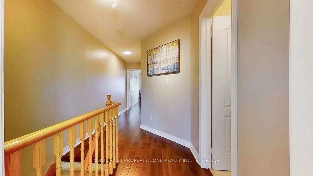 2389, Bur Oak, Greensborough, Markham