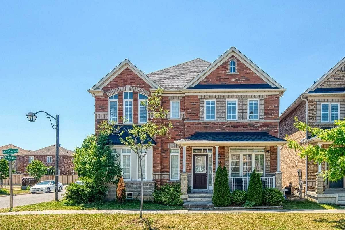 2389, Bur Oak, Greensborough, Markham