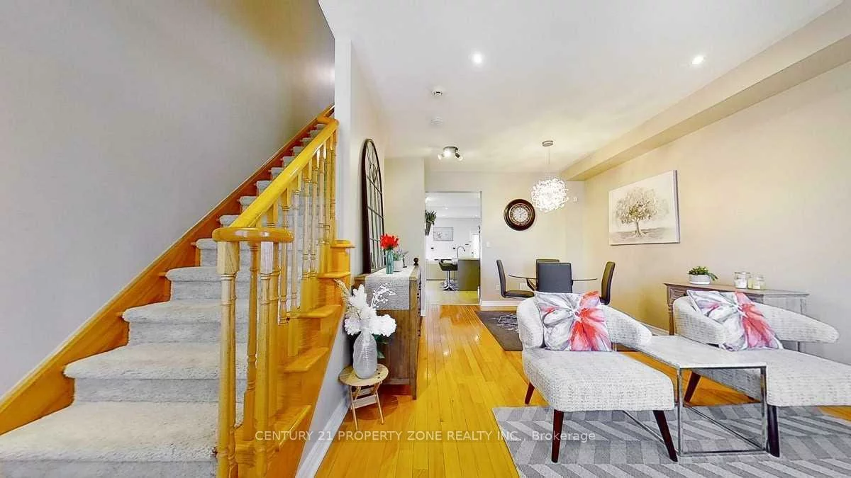 2389, Bur Oak, Greensborough, Markham
