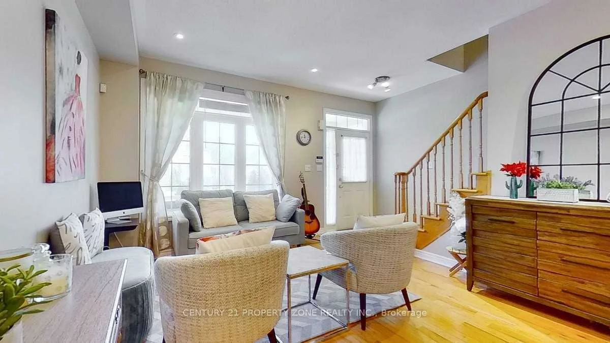 2389, Bur Oak, Greensborough, Markham