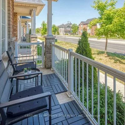2389, Bur Oak, Greensborough, Markham