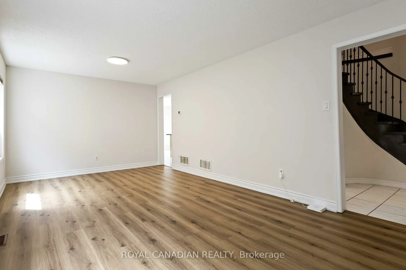 107, Joycedale, Middlefield, Markham