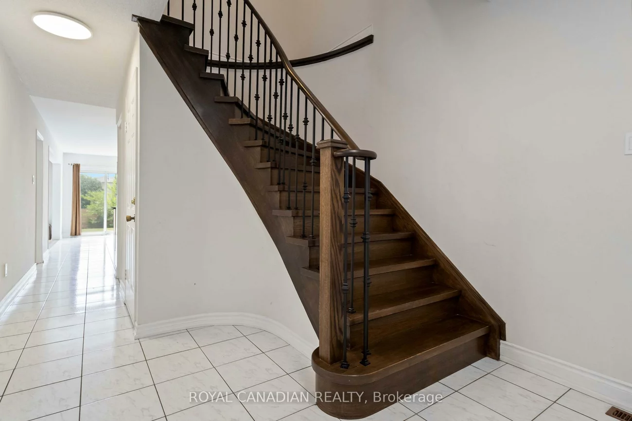 107, Joycedale, Middlefield, Markham