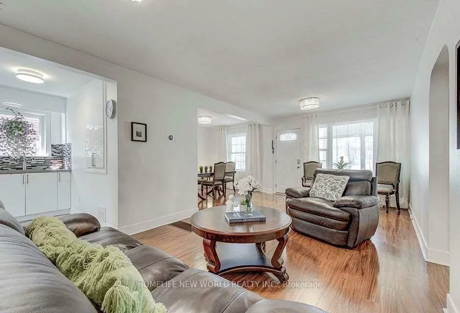 85, Clark, Thornhill, Markham