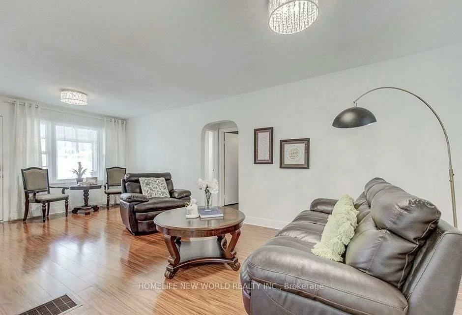 85, Clark, Thornhill, Markham
