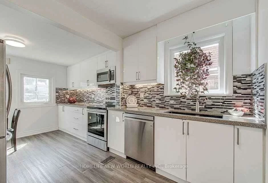 85, Clark, Thornhill, Markham