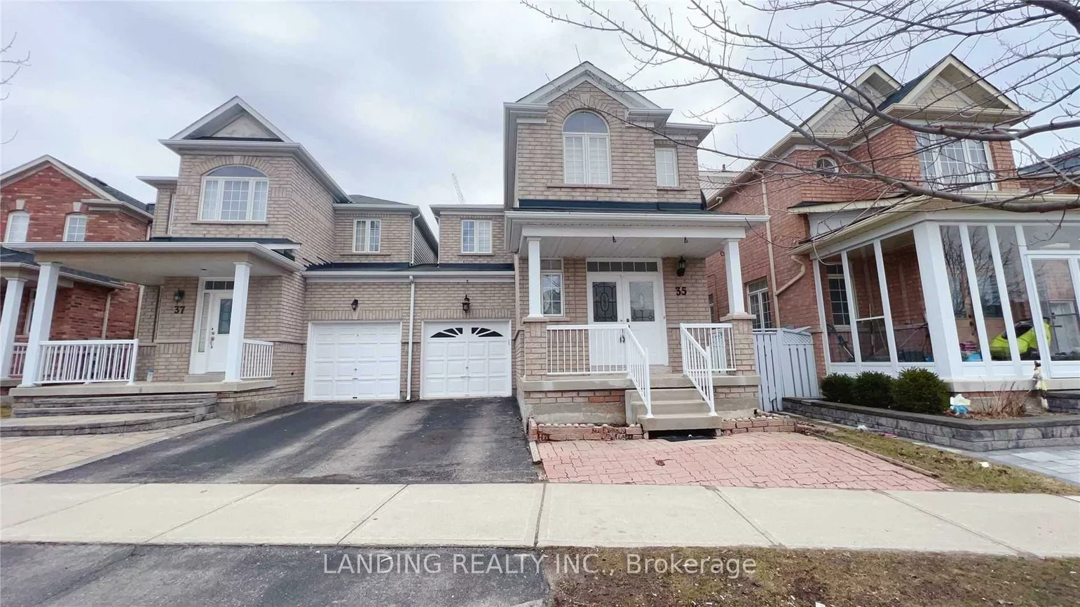 35, Briarcrest, Berczy, Markham