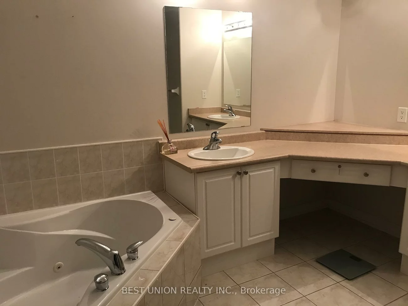 24, HEATHFIELD, Victoria Manor-Jennings Gate, Markham