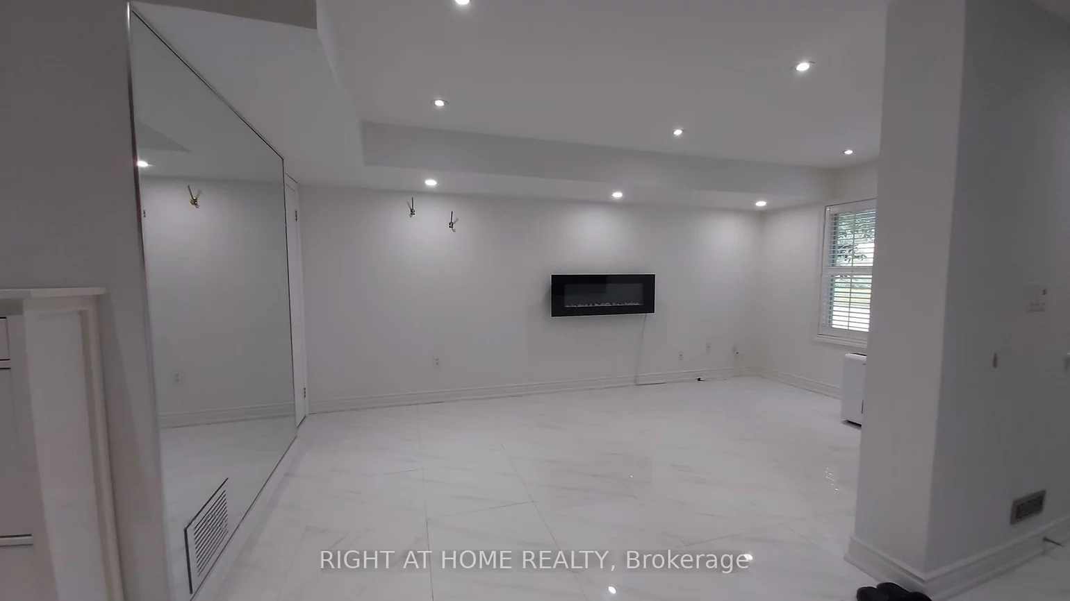 28, Pond, Commerce Valley, Markham