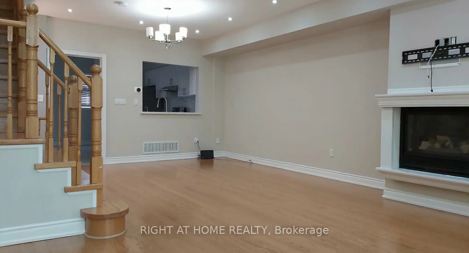 28, Pond, Commerce Valley, Markham