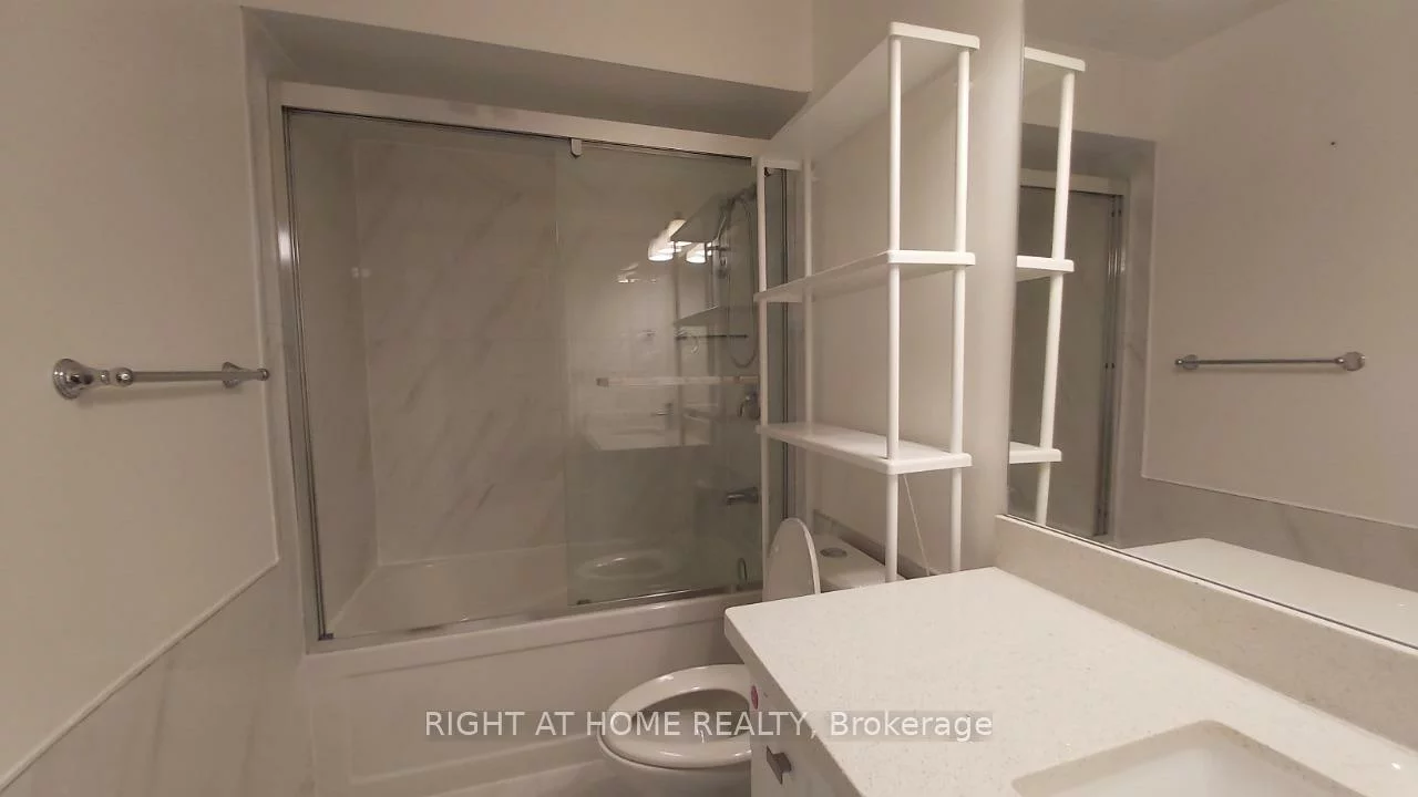 28, Pond, Commerce Valley, Markham