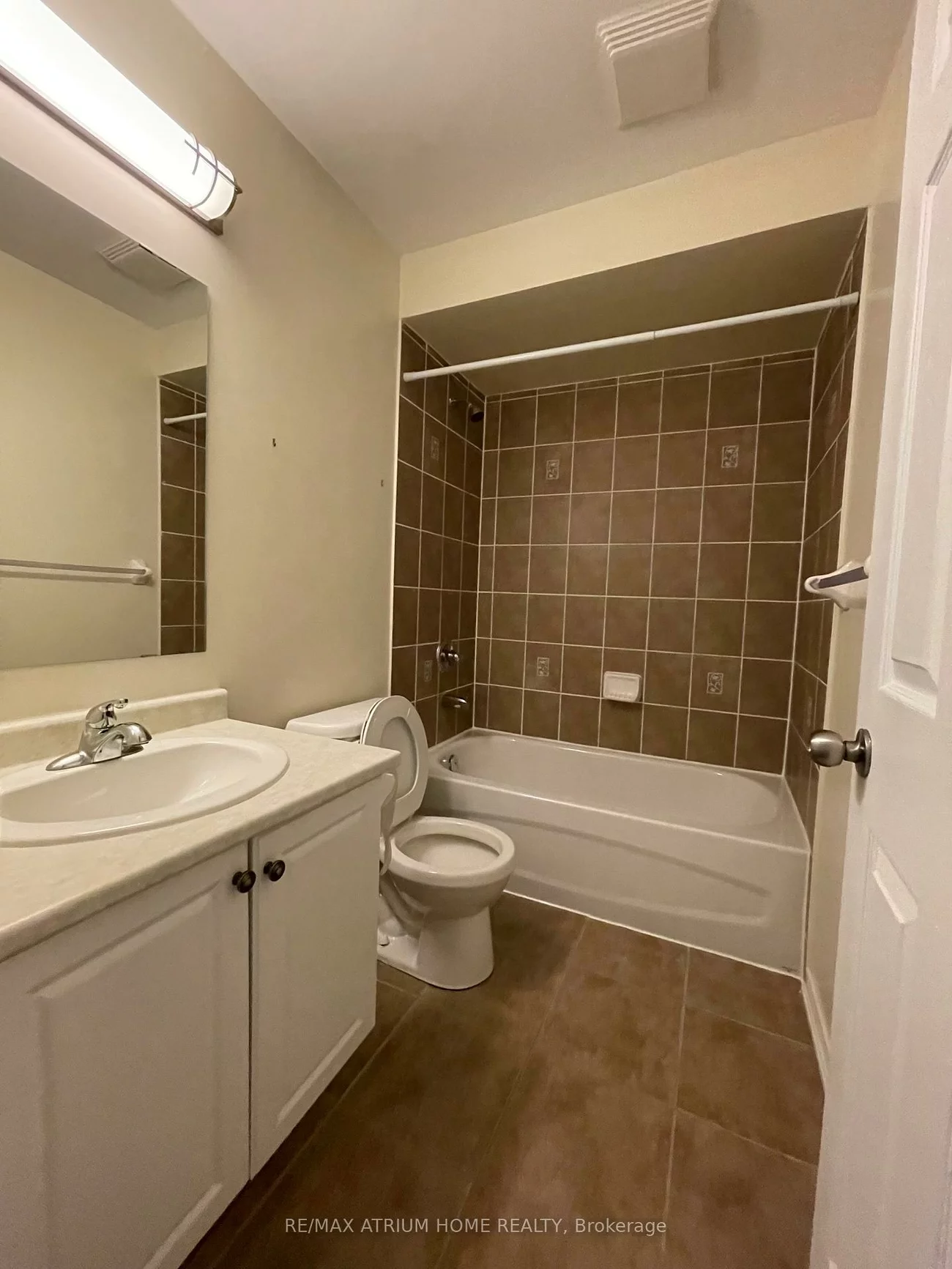 46, Beehive, Wismer, Markham