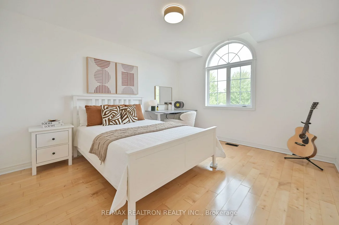 6, Renberg, Cachet, Markham