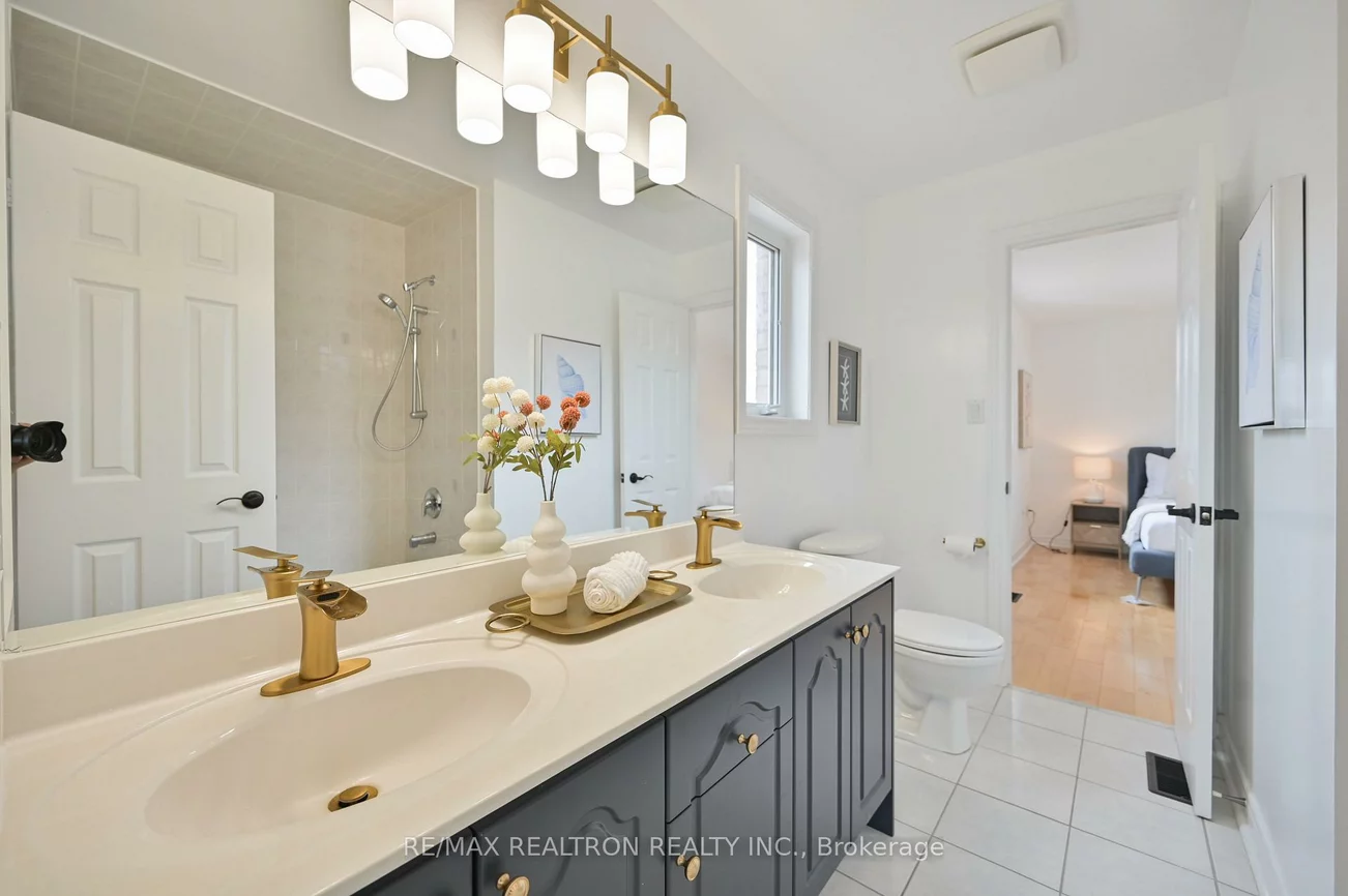 6, Renberg, Cachet, Markham