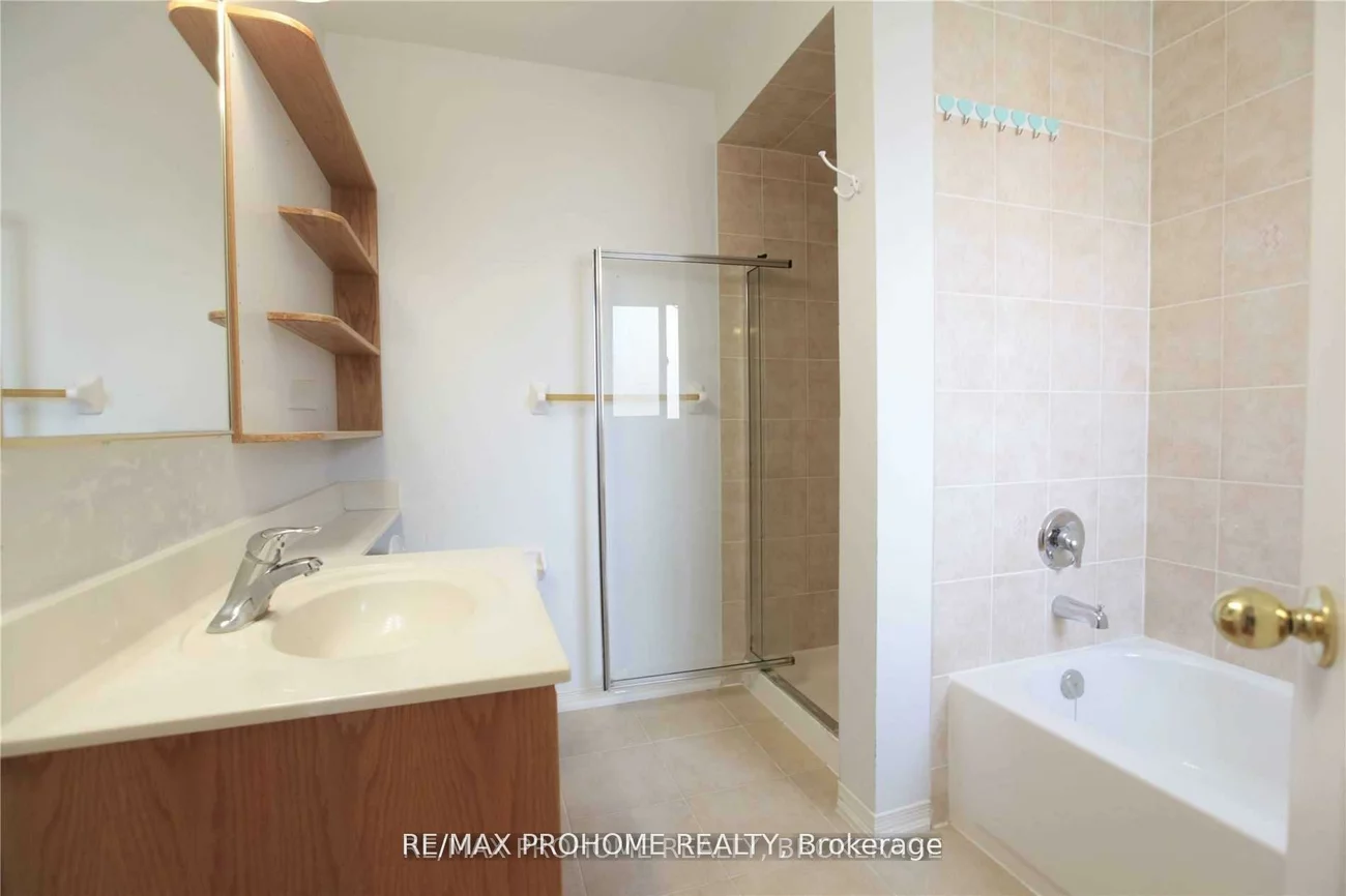 73, Briarcrest, Berczy, Markham