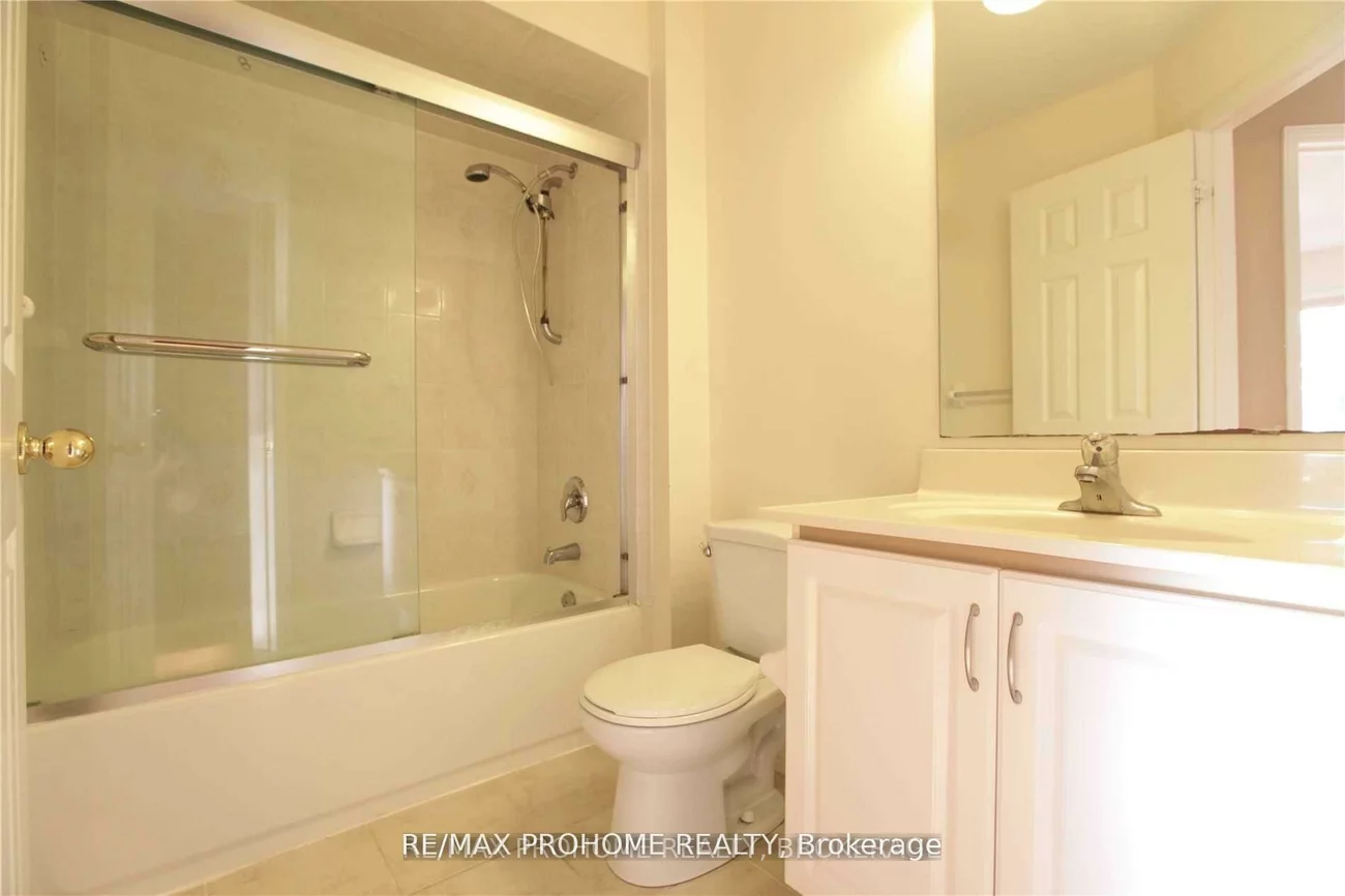 73, Briarcrest, Berczy, Markham