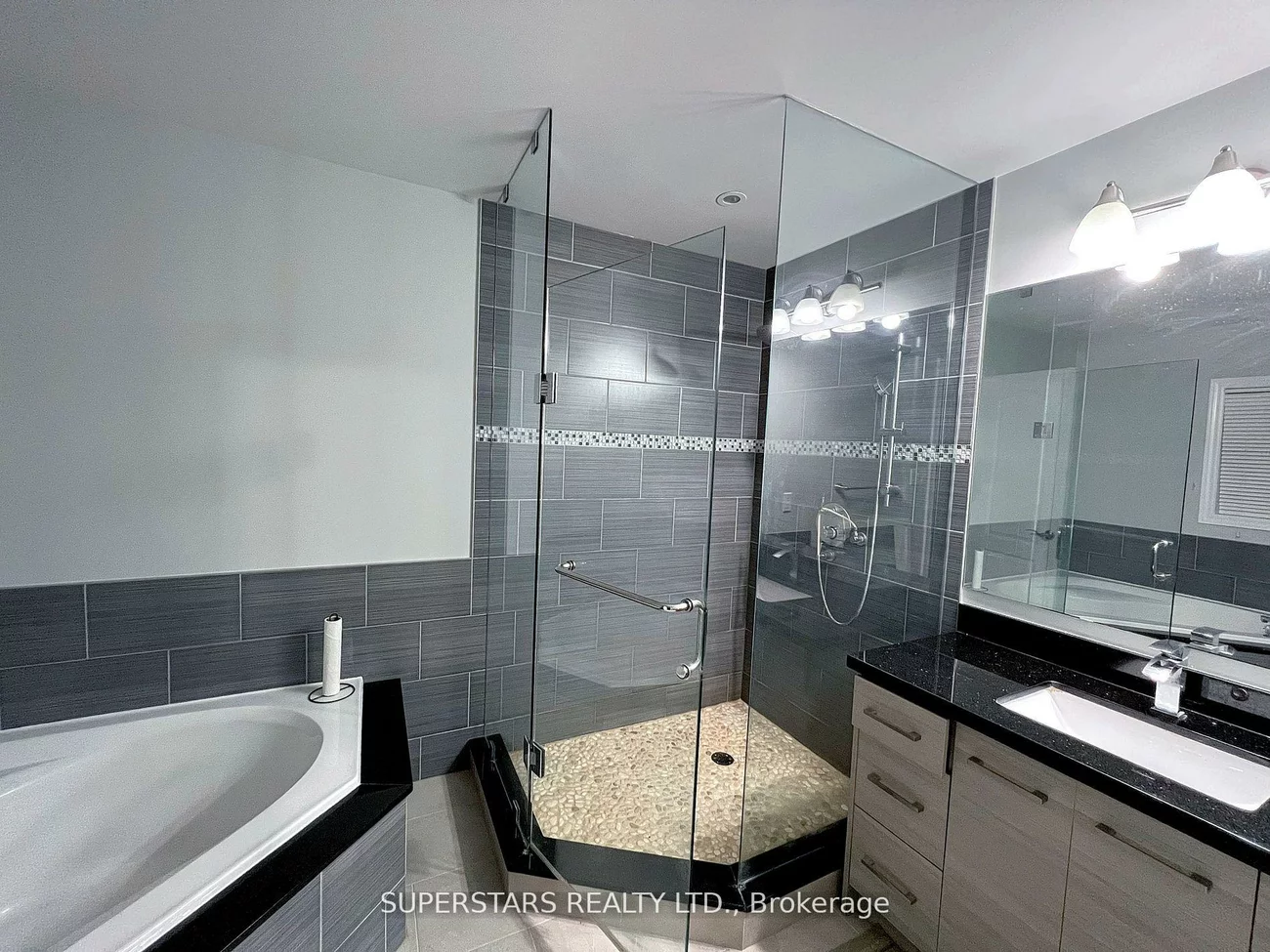 28, Quantum, Middlefield, Markham