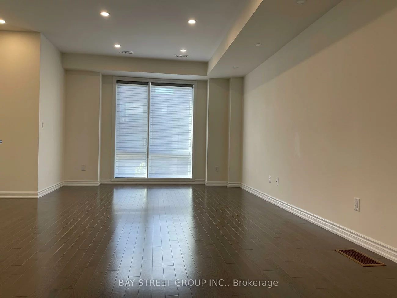 11, Rumney, Victoria Square, Markham