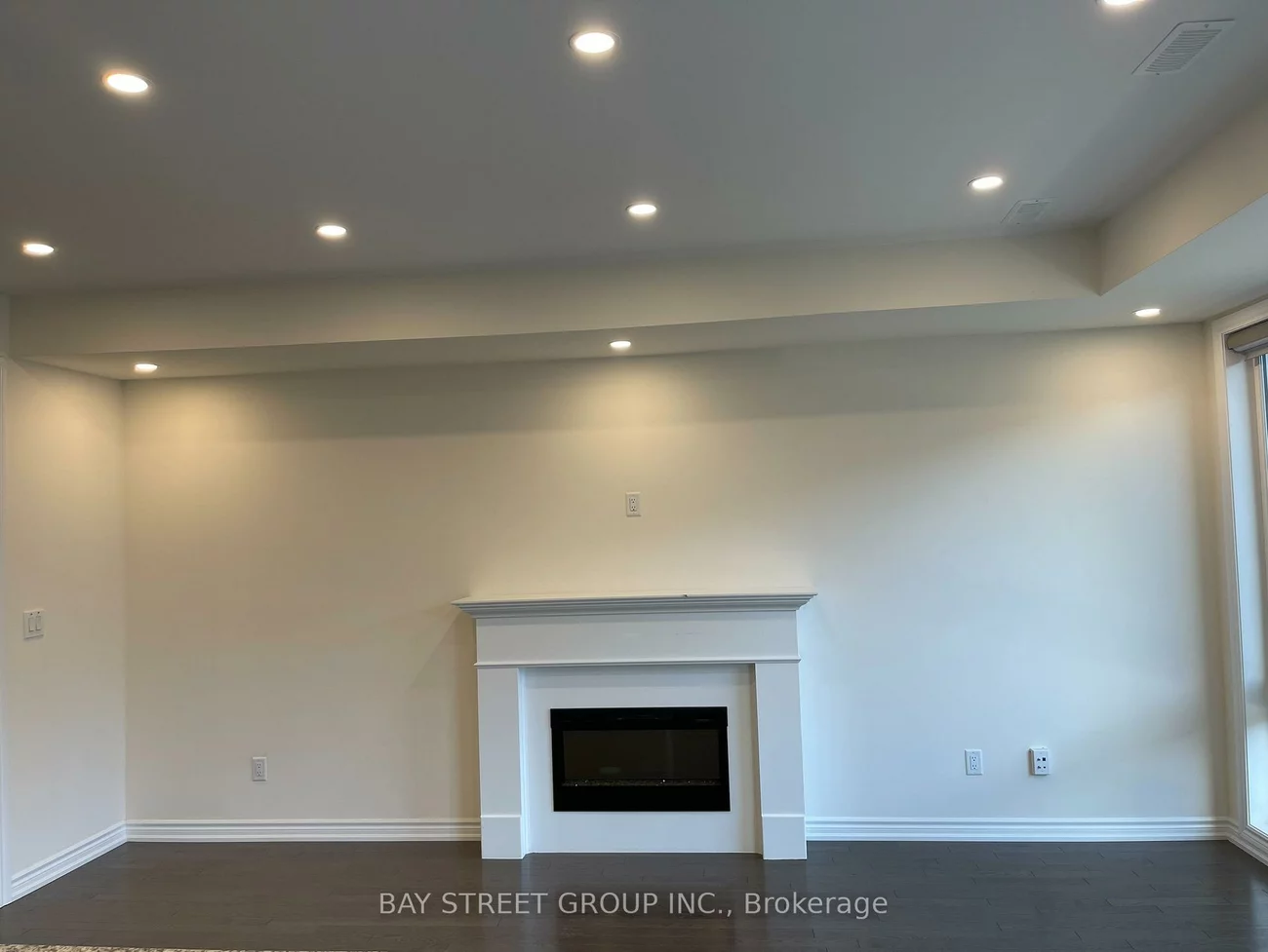 11, Rumney, Victoria Square, Markham