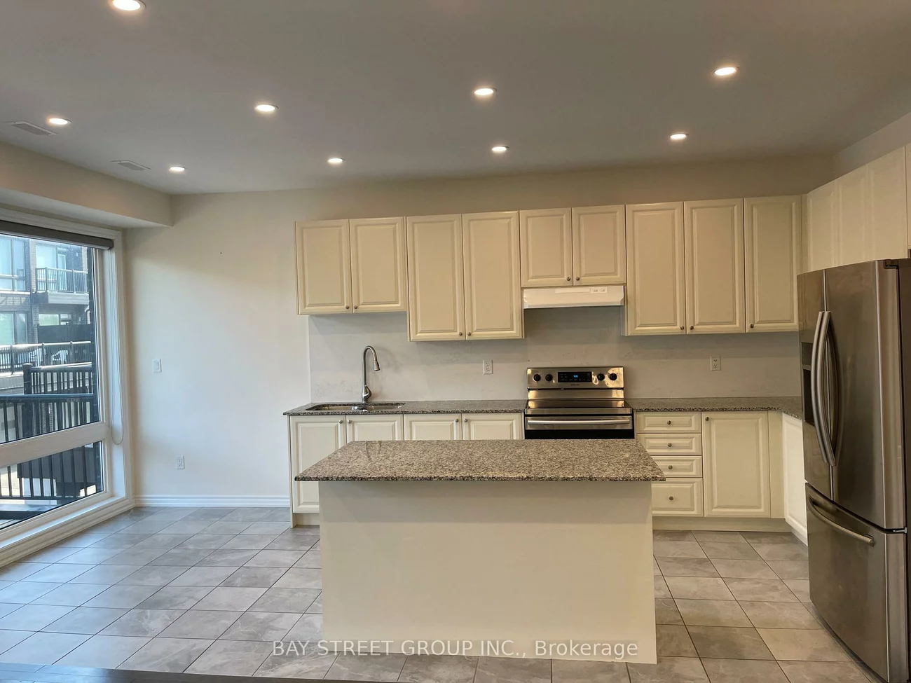 11, Rumney, Victoria Square, Markham