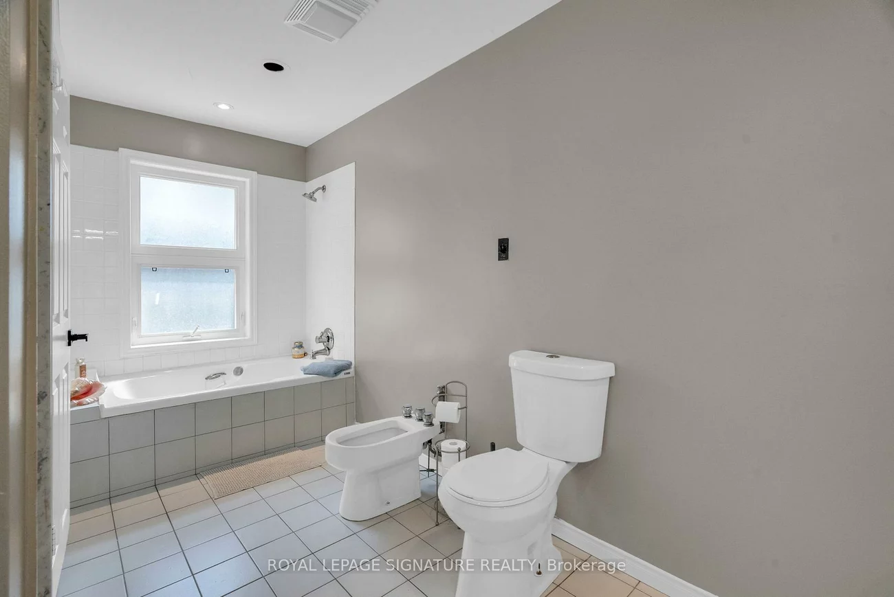 34, Barclay, Bayview Glen, Markham