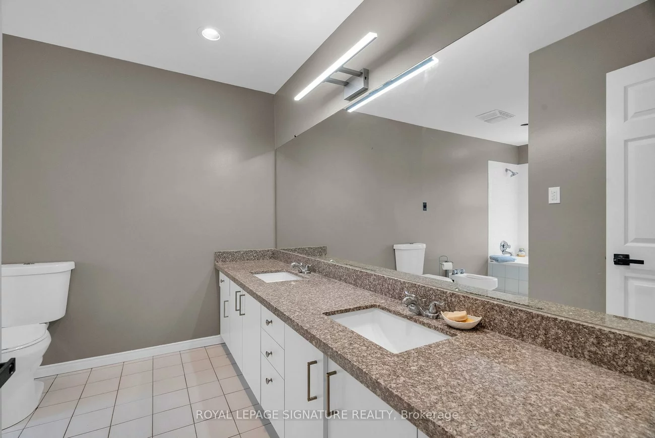 34, Barclay, Bayview Glen, Markham