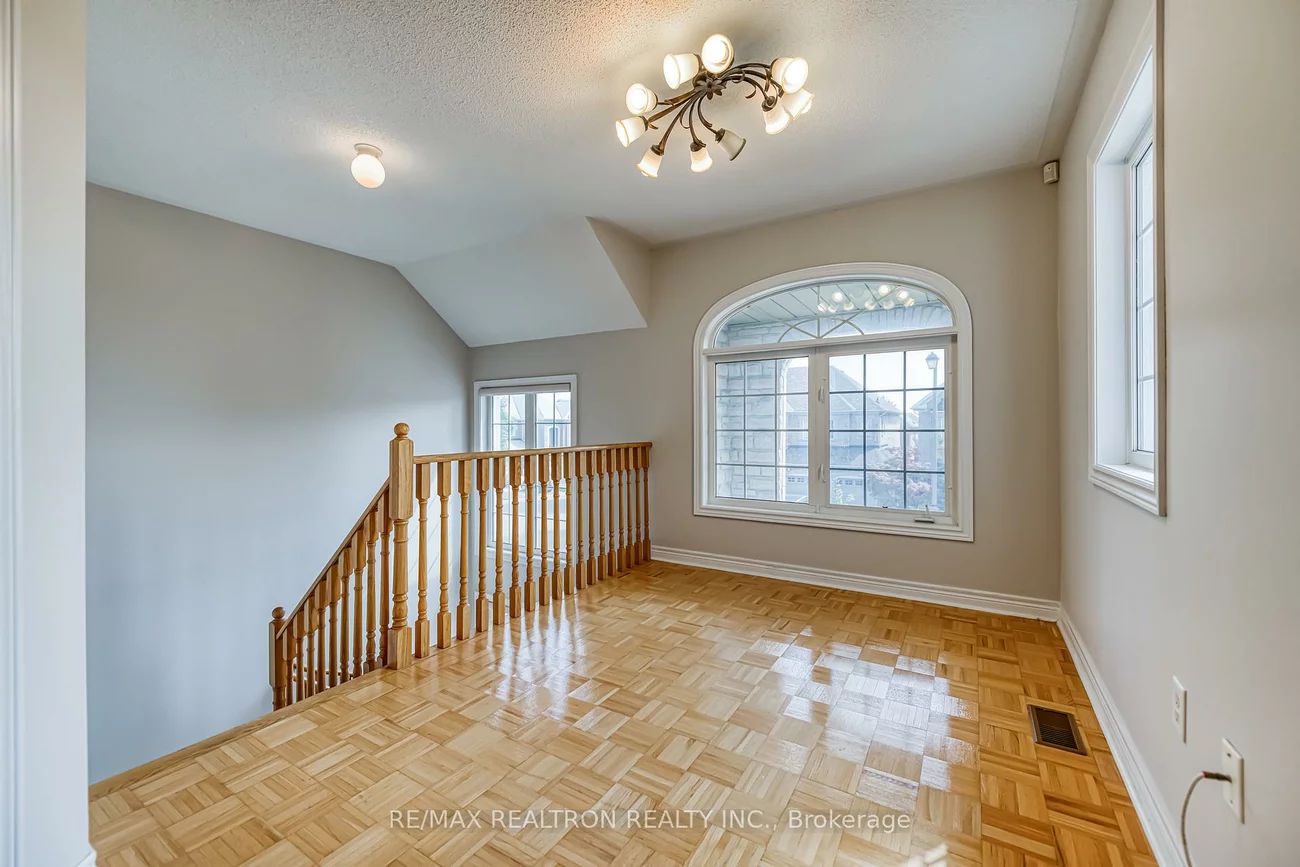 73, Adastra, Victoria Manor-Jennings Gate, Markham