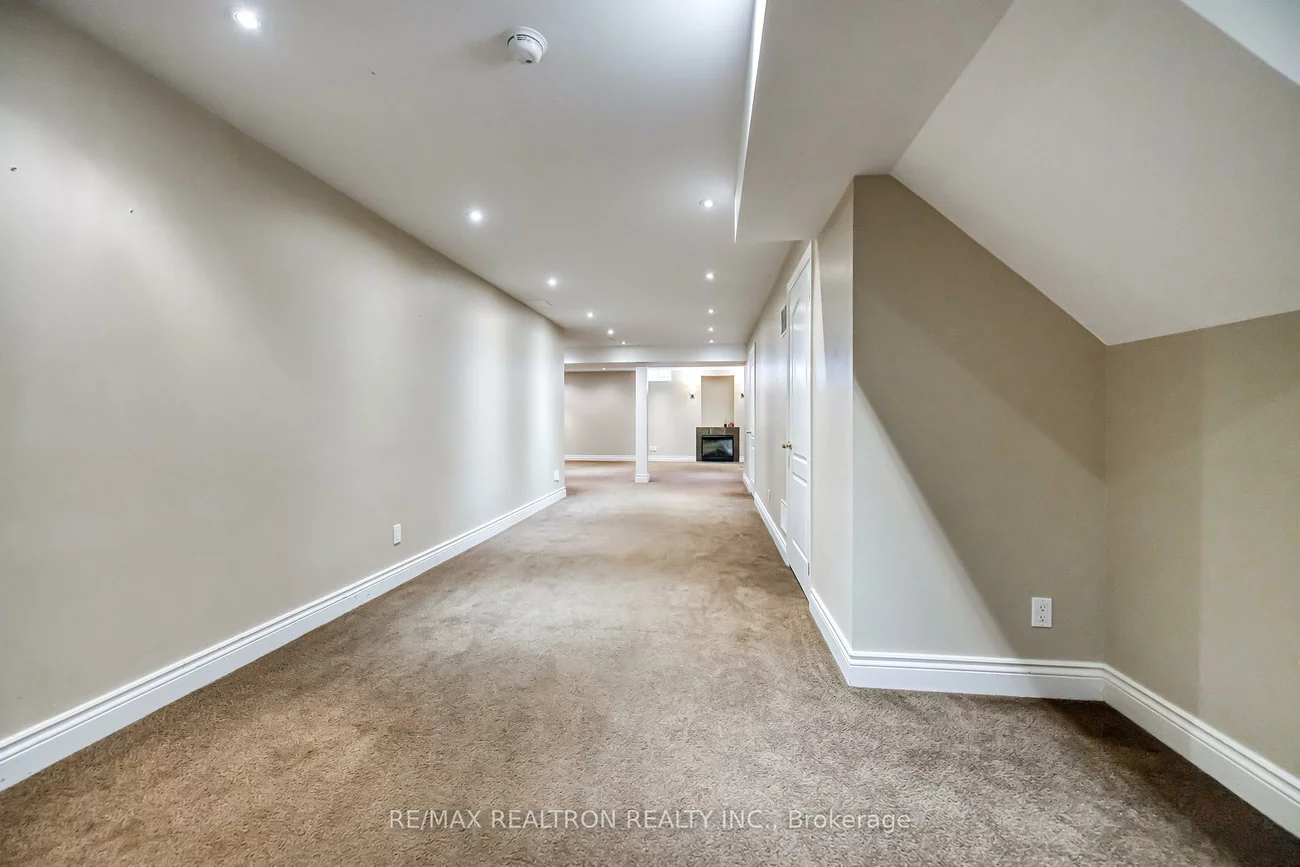 73, Adastra, Victoria Manor-Jennings Gate, Markham