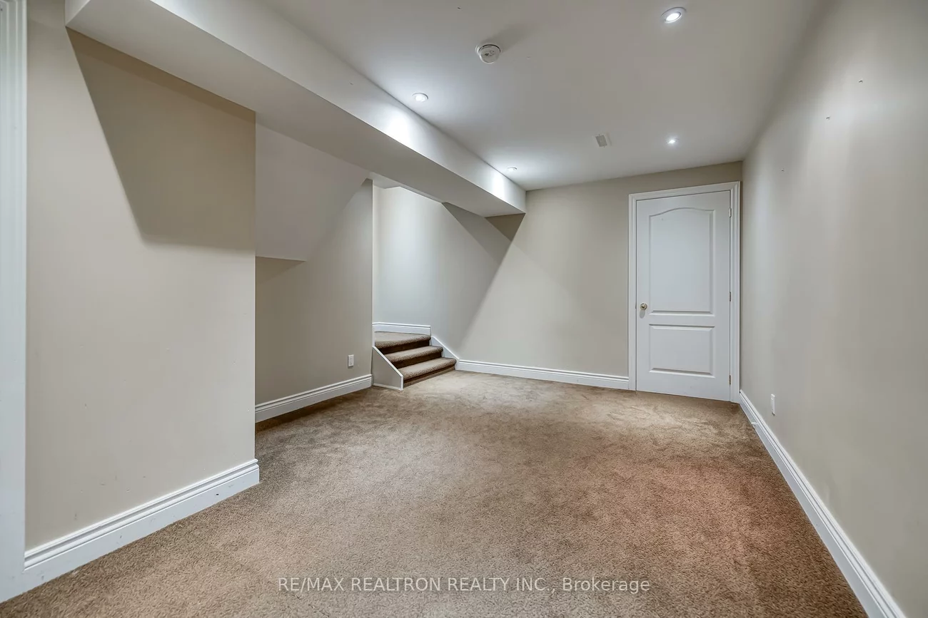 73, Adastra, Victoria Manor-Jennings Gate, Markham