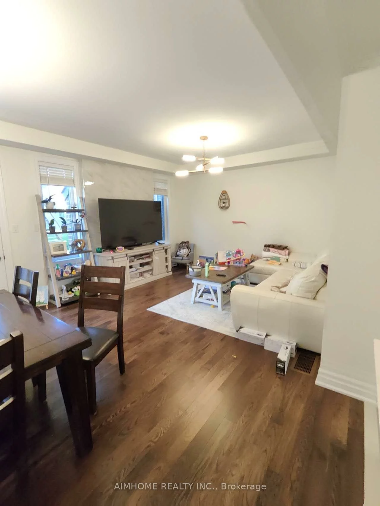 26, Navitas, Victoria Square, Markham