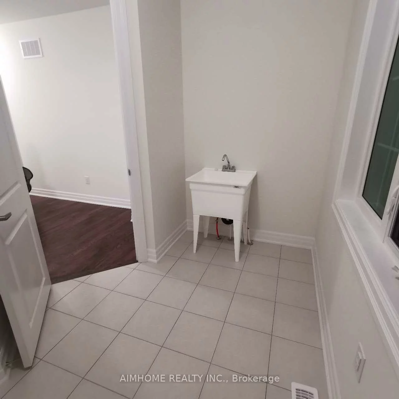 26, Navitas, Victoria Square, Markham