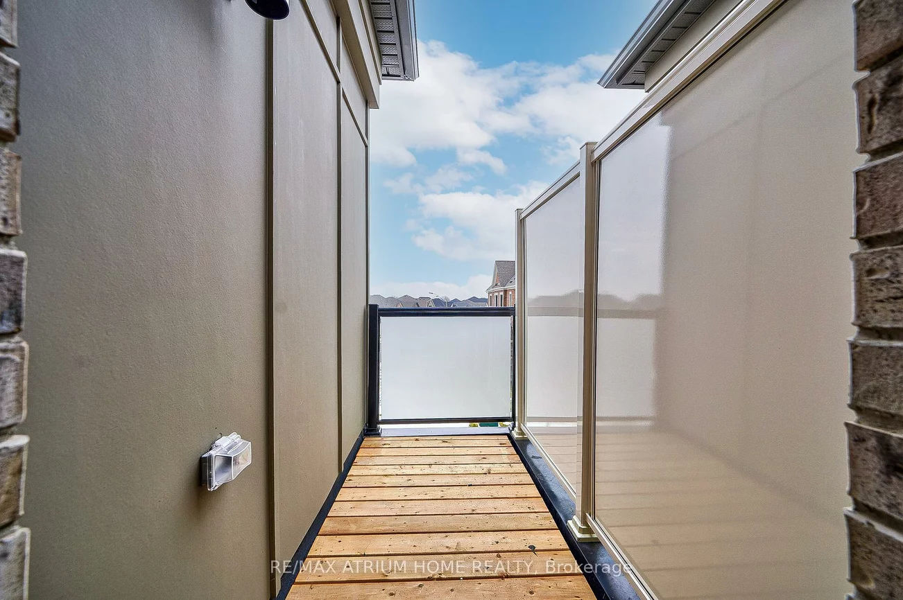 4, Thomas Frisby Jr., Victoria Square, Markham