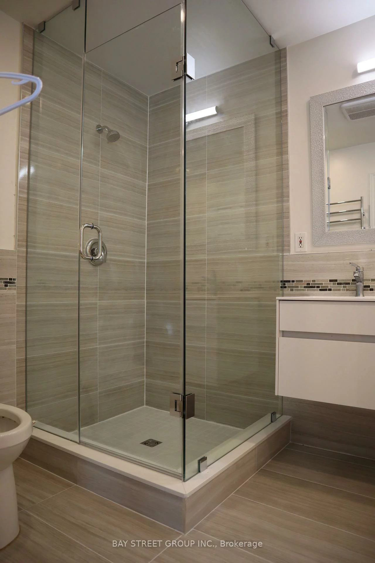 127, Galleria, Commerce Valley, Markham