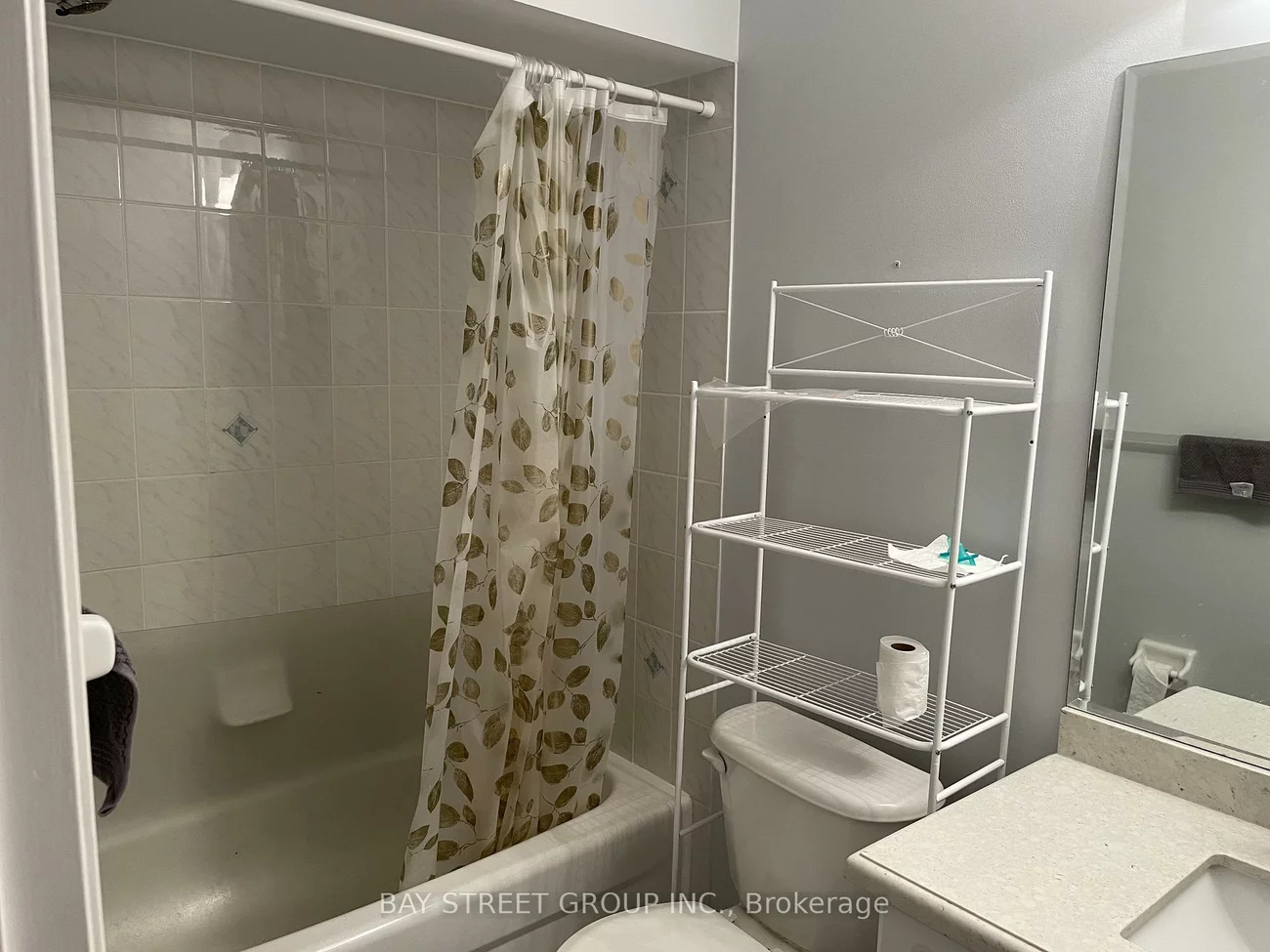 127, Galleria, Commerce Valley, Markham