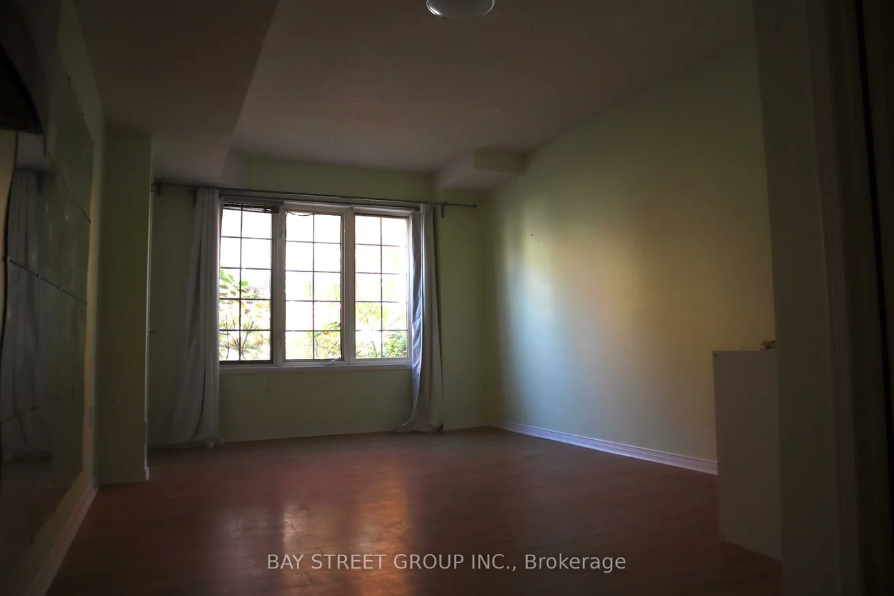 127, Galleria, Commerce Valley, Markham