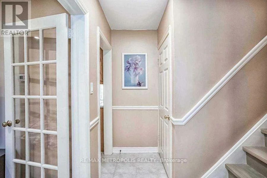 14, Strathroy, Markham Village, Markham