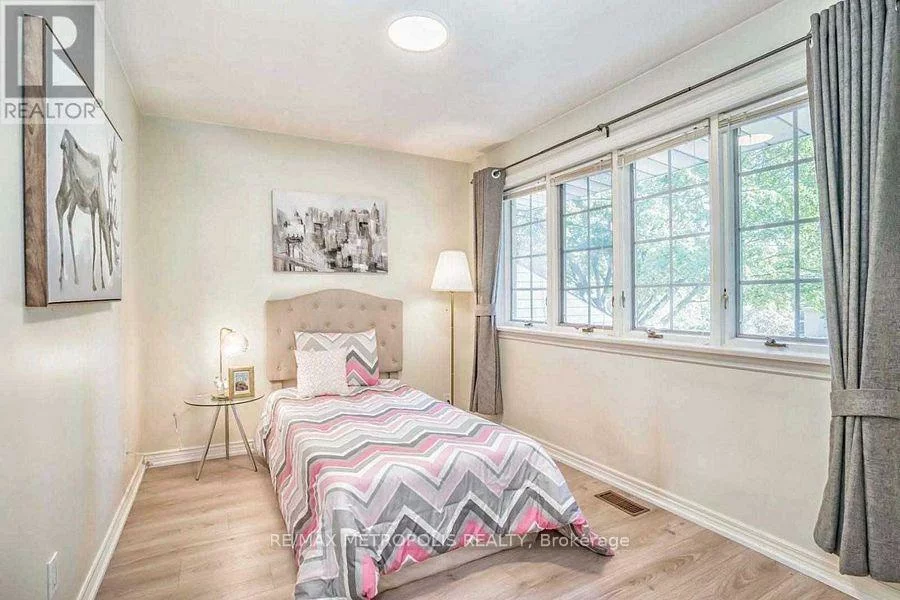 14, Strathroy, Markham Village, Markham