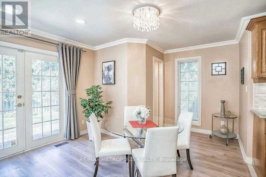 14, Strathroy, Markham Village, Markham