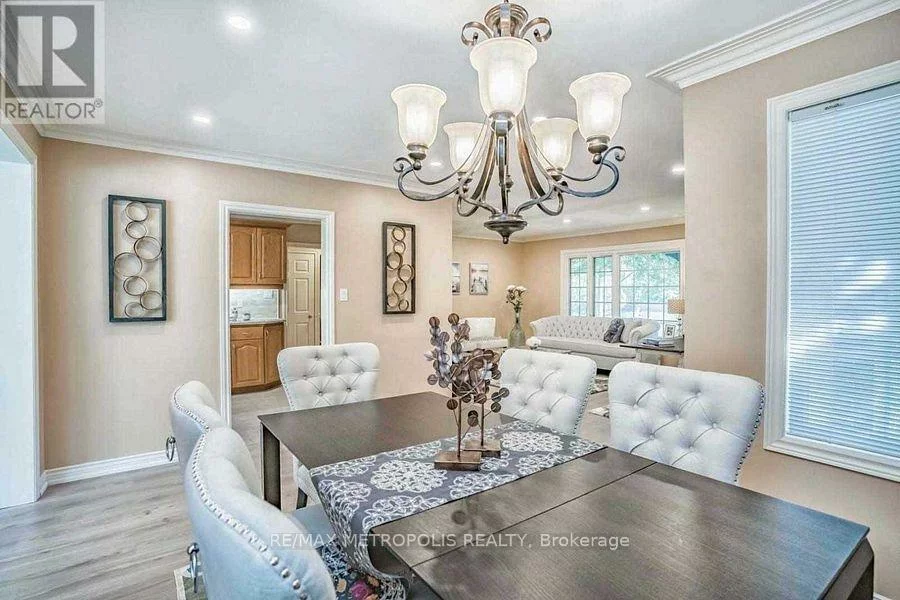 14, Strathroy, Markham Village, Markham