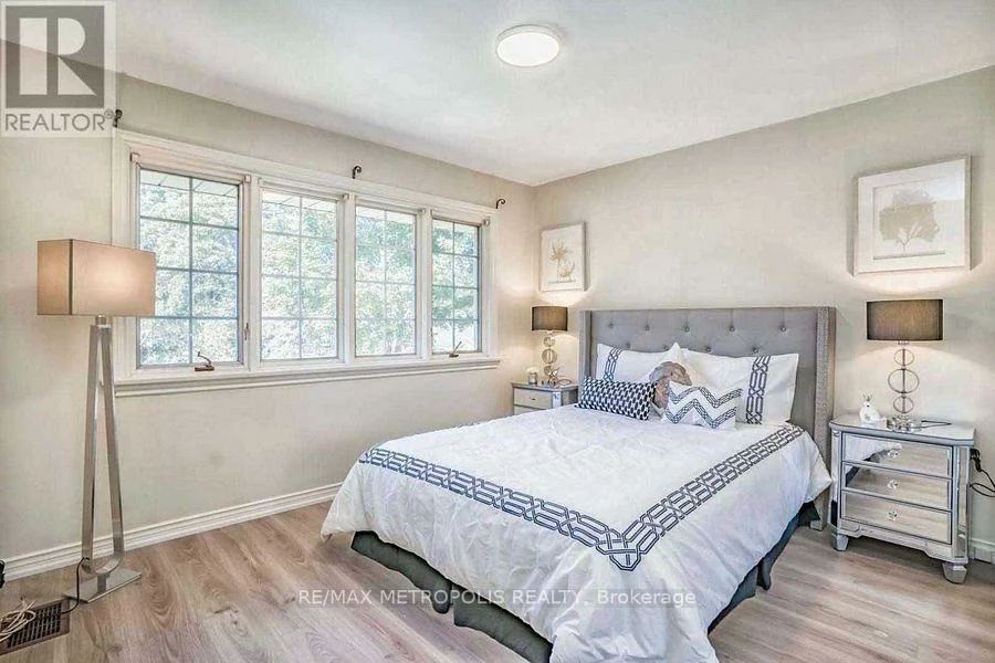 14, Strathroy, Markham Village, Markham