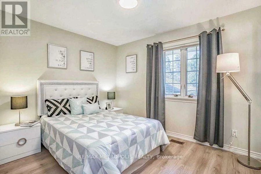 14, Strathroy, Markham Village, Markham